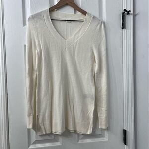 GAP Women's Ribbed V-Neck Sweater